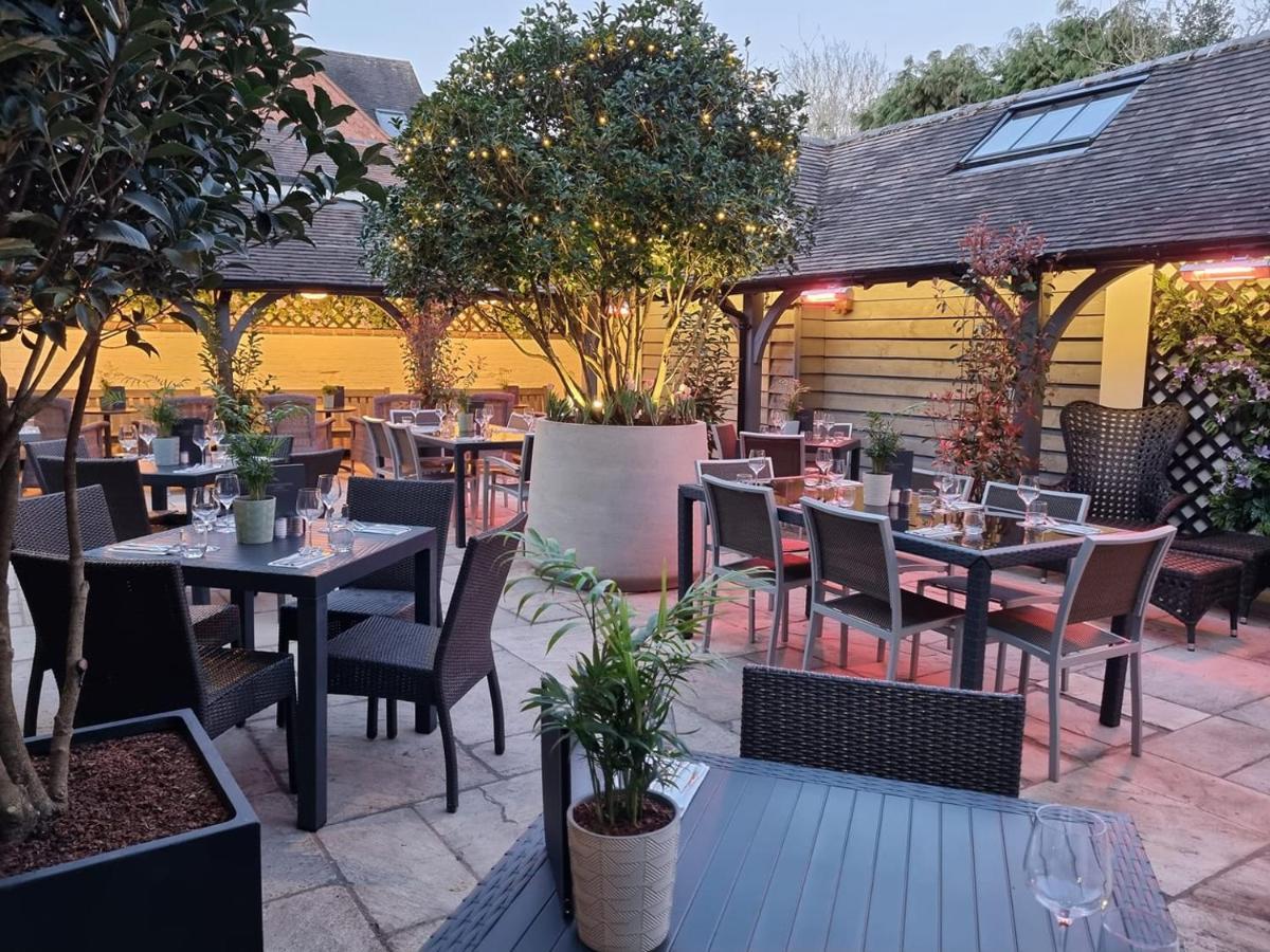 The Lion Hotel Brewood Екстер'єр фото