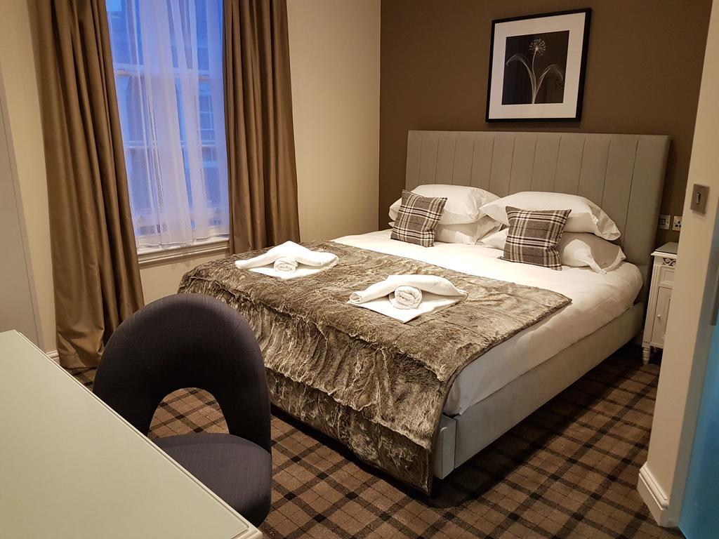 The Lion Hotel Brewood Екстер'єр фото