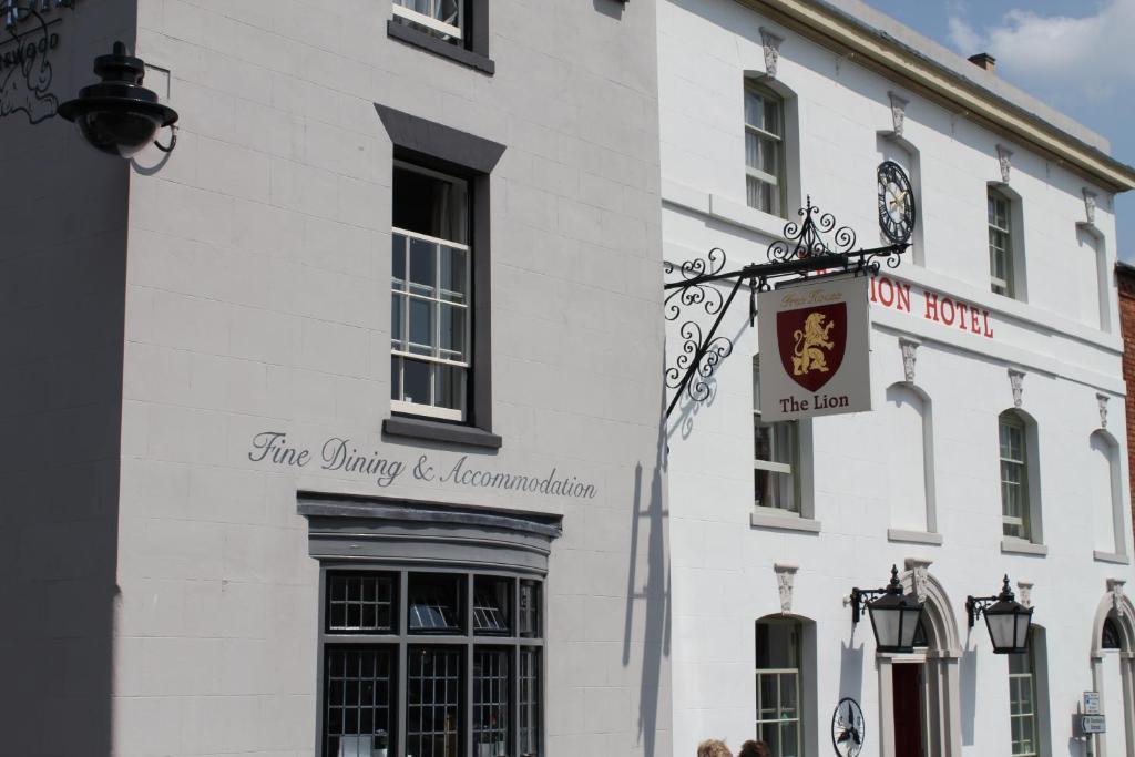 The Lion Hotel Brewood Екстер'єр фото