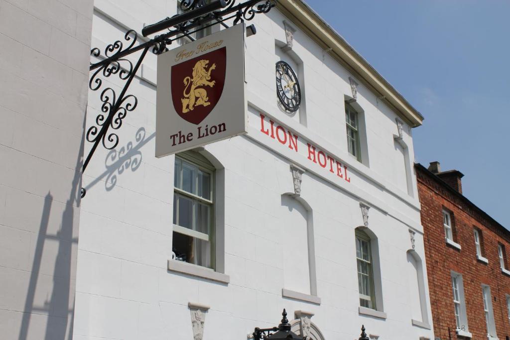 The Lion Hotel Brewood Екстер'єр фото