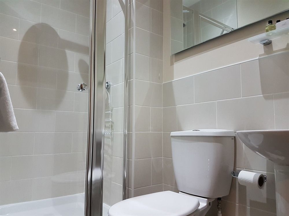The Lion Hotel Brewood Екстер'єр фото